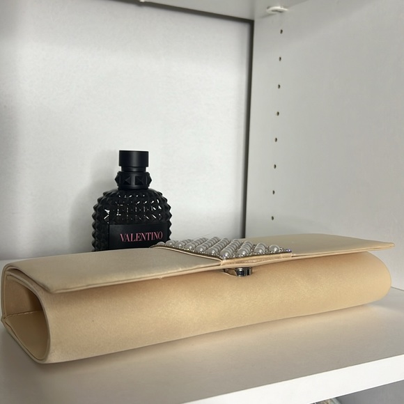 NWOT INC Ivory Satin Pearl Purse *Bride* - Picture 4 of 7